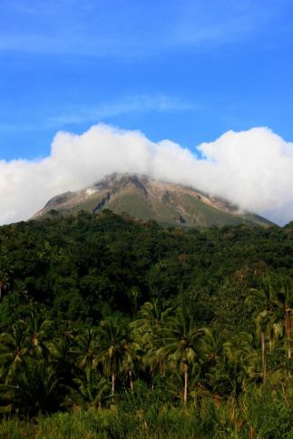 Mt Bulusan in all its glory.**Photo credit to Al del Barrio